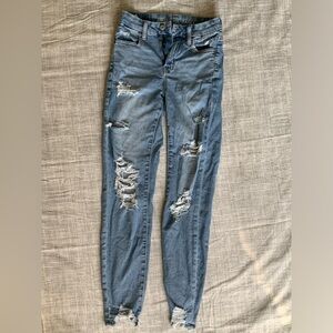 Selling ripped XS American eagle jeans